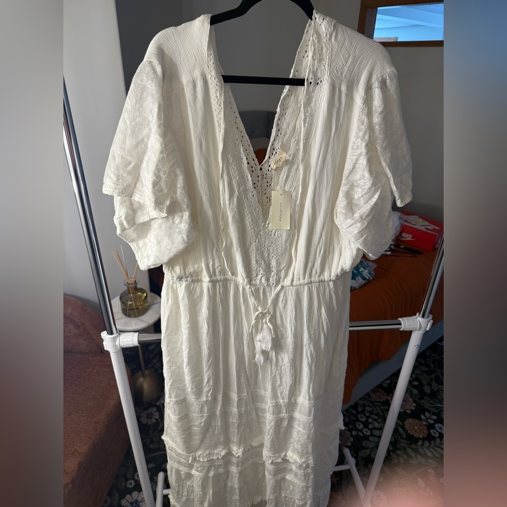 Elegant White Lace Dress